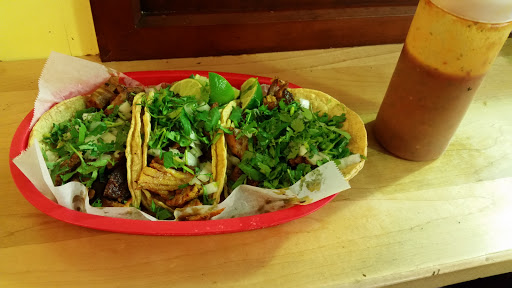 Grocery Store «La Rosita Grocery Store», reviews and photos, 500 North Ave, Glendale Heights, IL 60139, USA