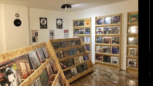 Vinyl store & cafe
