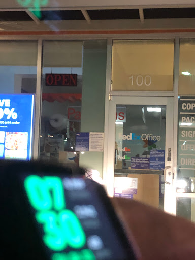 Print Shop «FedEx Office Print & Ship Center», reviews and photos, 13605 Midway Rd #100, Farmers Branch, TX 75244, USA