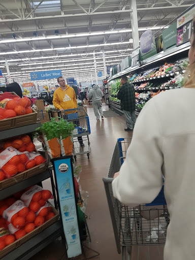 Department Store «Walmart Supercenter», reviews and photos, 14800 Fort Campbell Blvd, Oak Grove, KY 42262, USA