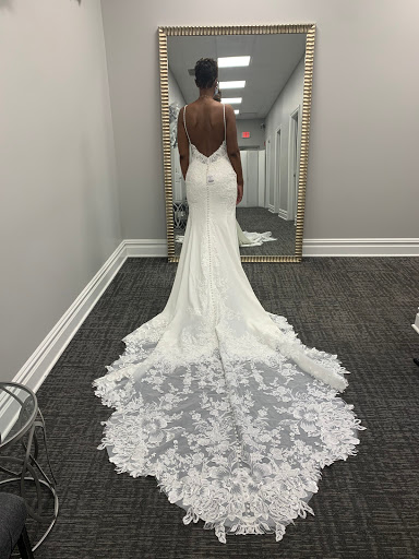 Bridal Shop «Bella Bianca Bridal», reviews and photos, 17W527 E Roosevelt Rd, Oakbrook Terrace, IL 60181, USA