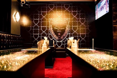 CLUB WHITE NIGHT
