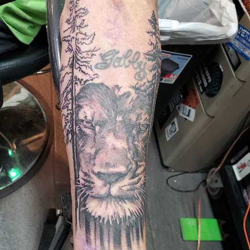 Explore tattoo ideas for 3 daughters, creative tattoo ideas in Burlington, available at Mr Tattoos & Piercing