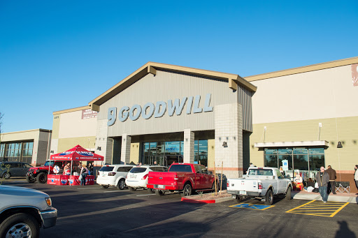 Higley & Queen Creek Goodwill Retail Store & Donation Center, 4570 S Higley Rd, Gilbert, AZ 85297, USA, 