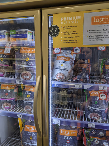 Pet Supply Store «PetSmart», reviews and photos, 2840 W Chandler Blvd, Chandler, AZ 85224, USA