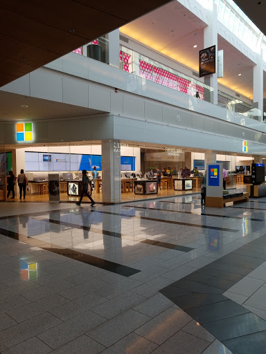 Computer Store «Microsoft Store - Roosevelt Field», reviews and photos, 630 Old Country Rd, Garden City, NY 11530, USA