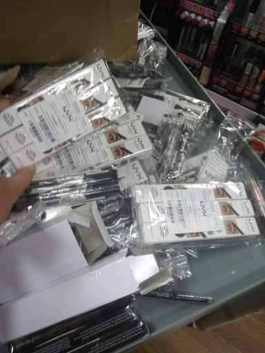 Beauty Supply Store «Beauty 4 U», reviews and photos, 6388 E 82nd St, Indianapolis, IN 46250, USA