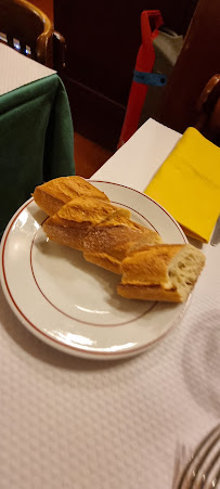 Baguette du Restaurant de grillades à la française Le Relais de l'Entrecôte à Paris - n°2