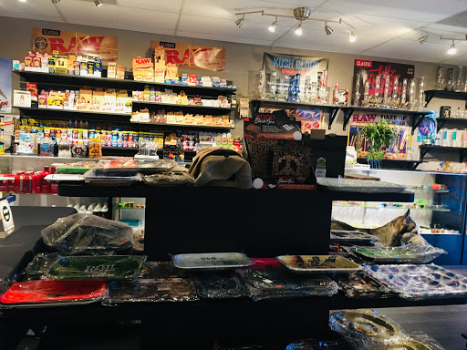 Tobacco Shop «Kush Cloud Smoke Shop», reviews and photos, 2118 W Busch Blvd, Tampa, FL 33612, USA