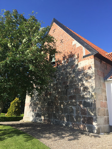 Opinii despre Lyngby Kirke în Hadsund - Kirke