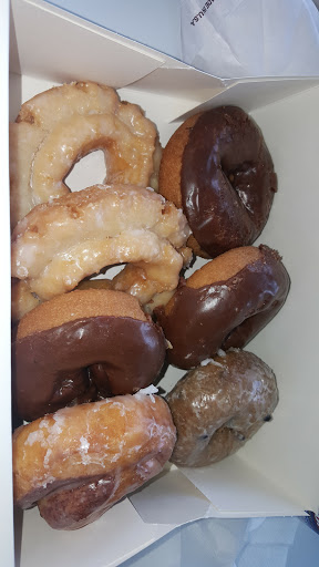 Donut Shop «Donut Palace», reviews and photos, 106 N Cedar Ridge Dr, Duncanville, TX 75116, USA