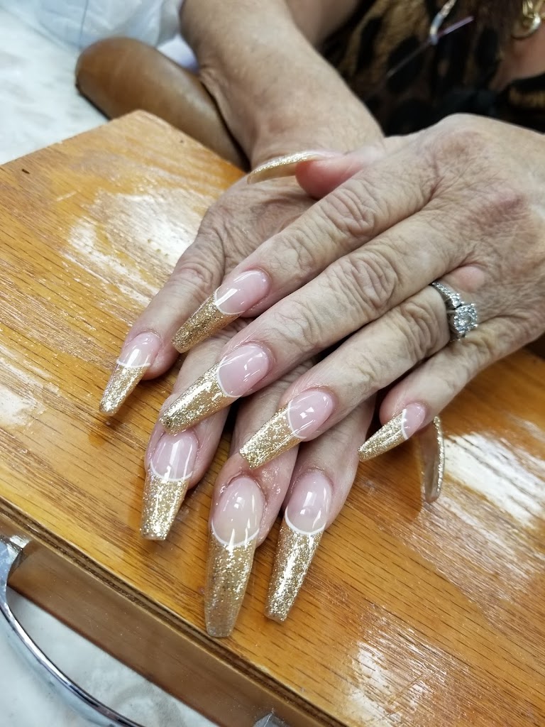 Hollywood Nails 08110