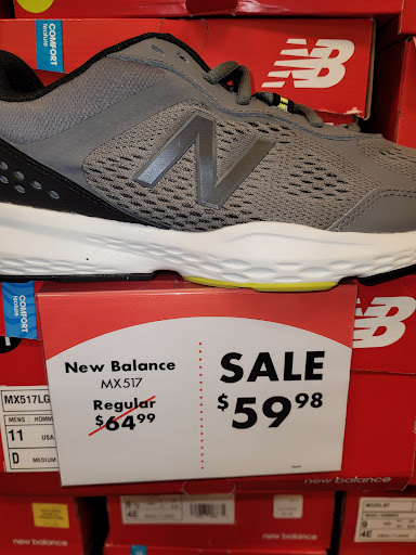 Shoe Store «Shoe Carnival», reviews and photos, 180 Collins Rd NE, Cedar Rapids, IA 52402, USA