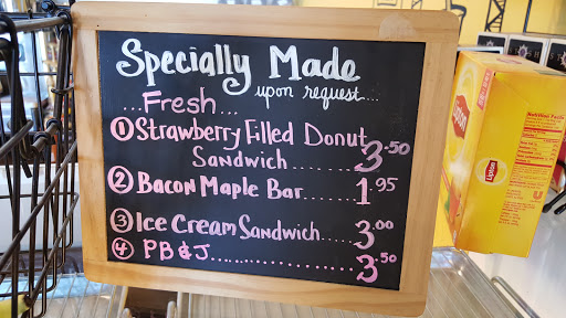 Donut Shop «Sweet Retreat Donuts», reviews and photos, 924 Pacific Coast Hwy, Long Beach, CA 90806, USA