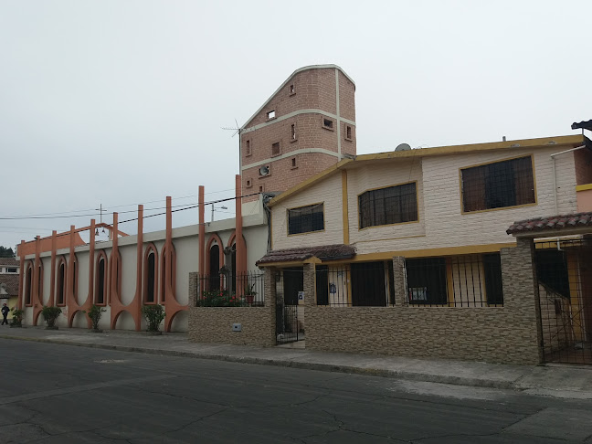 Opiniones de Iglesia Católica Sagrada Familia - Bellavista en Riobamba - Iglesia