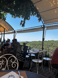 Atmosphère du Restaurant Haut perché à Saumane-de-Vaucluse - n°9