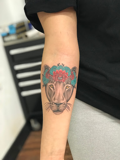 Tattoo Shop «Kings Tattoos & Piercings», reviews and photos, 2957 S Westmoreland Rd, Dallas, TX 75233, USA