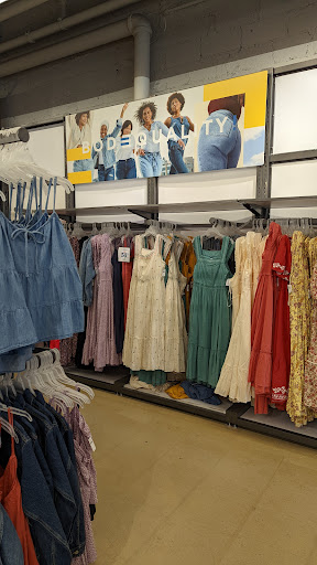 Clothing Store «Old Navy», reviews and photos, 60 Wynnewood Rd, Wynnewood, PA 19096, USA