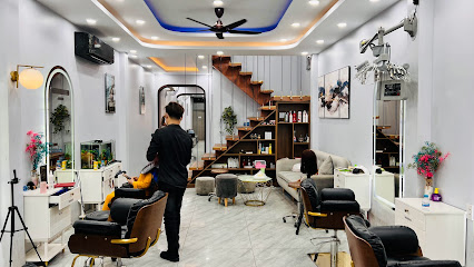 Salon Văn Huỳnh