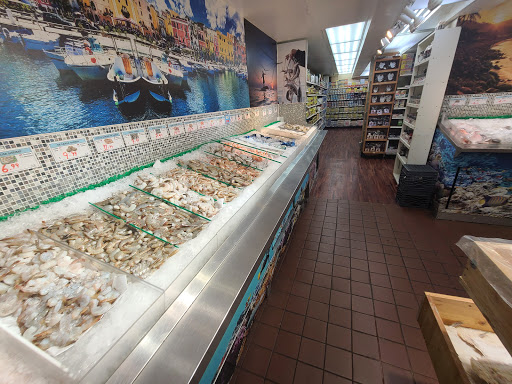 Supermarket «Berry Fresh Farm», reviews and photos, 43-26 Ditmars Blvd, Astoria, NY 11105, USA