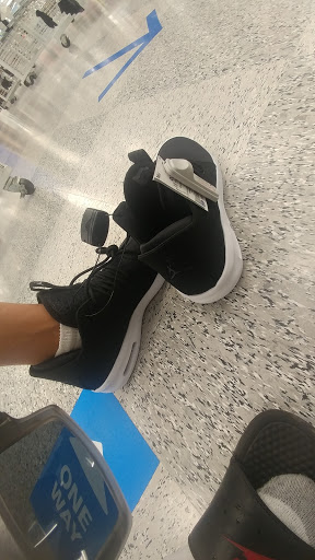 Clothing Store «Ross Dress for Less», reviews and photos, 20 N West End Blvd, Quakertown, PA 18951, USA