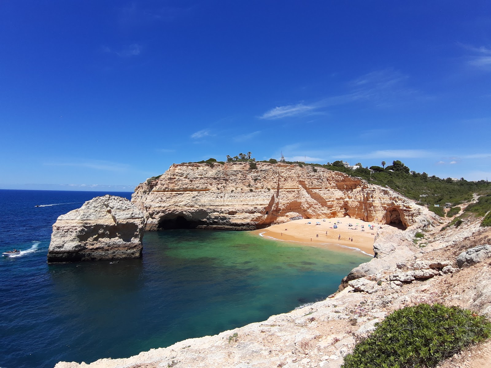 Foto von Praia do Carvalho mit sehr sauber Sauberkeitsgrad