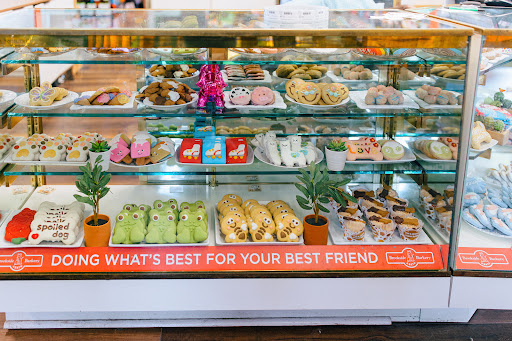 Pet Supply Store «Brookside Barkery & Bath», reviews and photos, 118 W 63rd St, Kansas City, MO 64113, USA