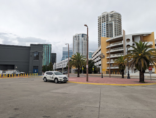 Shopping Mall «Channelside Bay Plaza», reviews and photos, 615 Channelside Dr #117, Tampa, FL 33602, USA