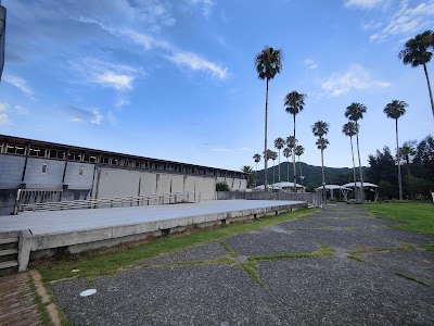 芝生広場