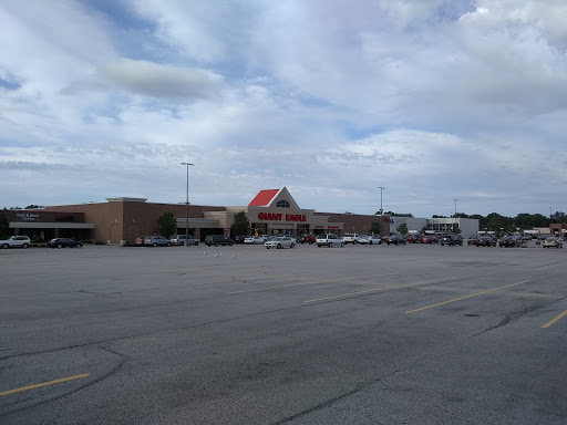 Supermarket «Giant Eagle Supermarket», reviews and photos, 6869 Southland Dr, Middleburg Heights, OH 44130, USA