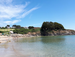 Photo de Postolonnec Beach avec un rivage spacieux