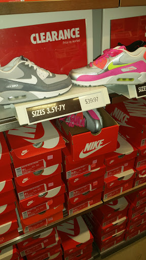 Sporting Goods Store «Nike Factory Store», reviews and photos, 25 Meadow Cir Dr, Lake St Louis, MO 63367, USA