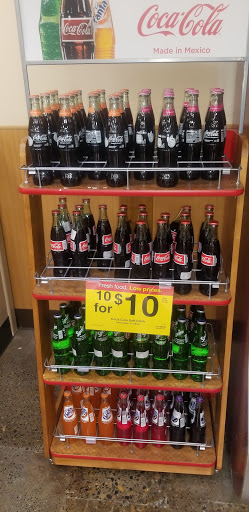 Shopping Mall «Gateway Shopping Center», reviews and photos, 9924 NE Halsey St, Portland, OR 97220, USA