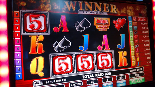 Pub «Wooden Nickel Pub & Eateries», reviews and photos, 1610 Pine St, Silverton, OR 97381, USA