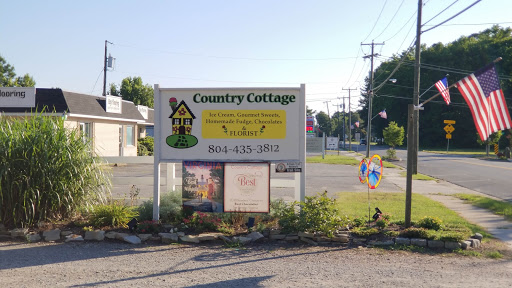 Country Cottage, 795 Rappahannock Dr, White Stone, VA 22578, USA, 