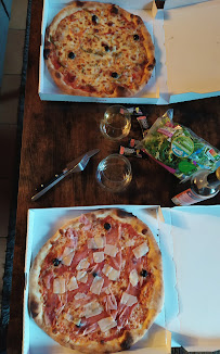 Pepperoni du Pizzas à emporter Bella Vita pizza a emporter à Le Bourg-d'Oisans - n°2