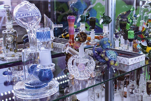 Tobacco Shop «Wonderland Smoke Shop- Hazlet», reviews and photos, 3052 NJ-35, Hazlet, NJ 07730, USA