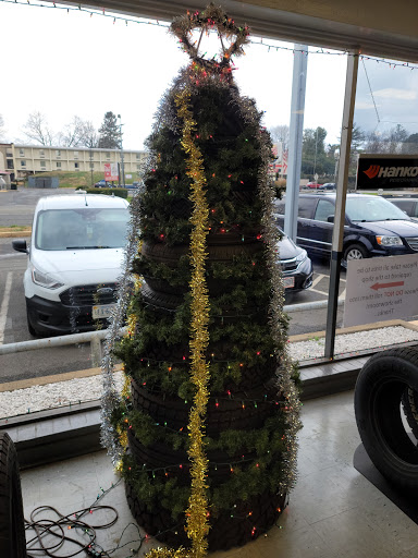 Auto Repair Shop «Warrenton Tire & Auto», reviews and photos, 19 Broadview Ave, Warrenton, VA 20186, USA