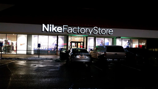 Clothing Store «Nike Factory Store», reviews and photos, 38500 Tanger Dr #101, North Branch, MN 55056, USA