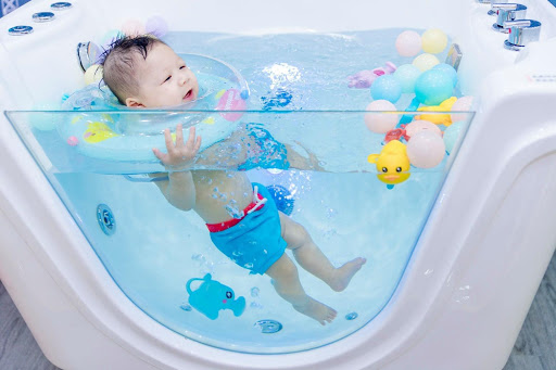 Baby Float - Cầu Bình An Center Spa cho mẹ và bé