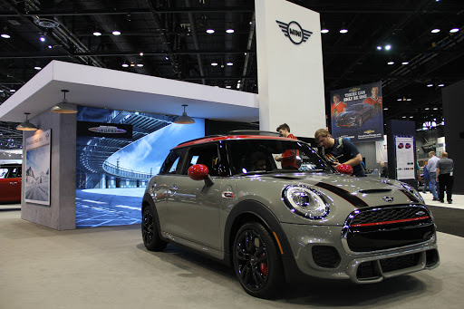 Car Dealer «MINI of Orland Park», reviews and photos, 11030 W 159th St, Orland Park, IL 60467, USA