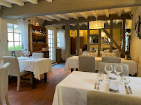 Atmosphère du Restaurant Auberge du Beau-Lieu à Forges-les-Eaux - n°1