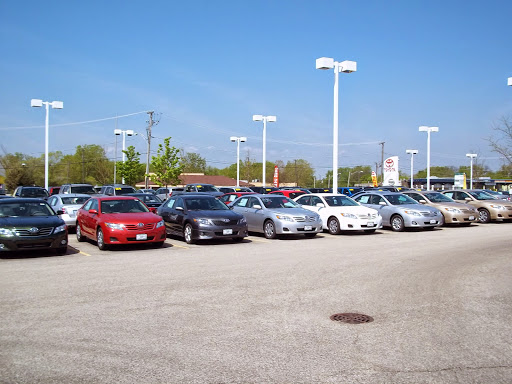 Car Dealer «Classic Toyota», reviews and photos, 515 N Green Bay Rd, Waukegan, IL 60085, USA