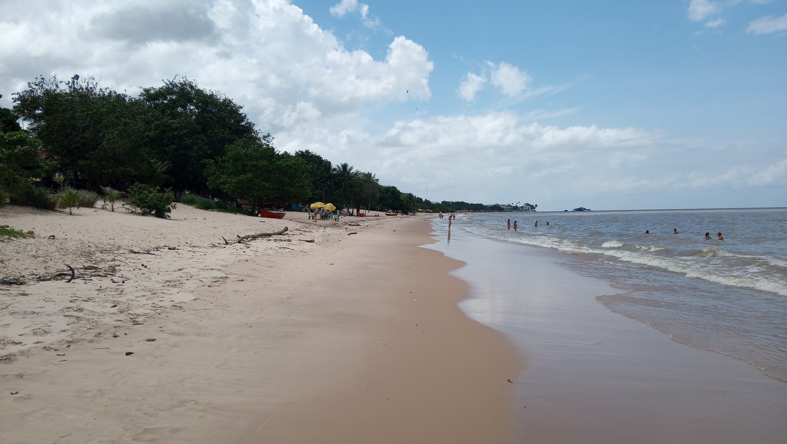 Praia do Murubira的照片 带有碧绿色水表面