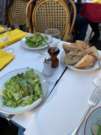 Salade César du Restaurant de grillades à la française Le Relais de l'Entrecôte à Paris - n°11