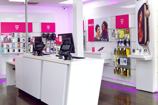 Cell Phone Store «T-Mobile», reviews and photos, 8303 Hwy 6 N, Houston, TX 77095, USA