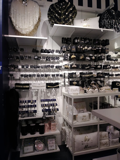 Fashion Accessories Store «Charming Charlie», reviews and photos, 1512 Stone Hill Dr, Pflugerville, TX 78660, USA