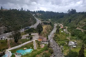 Camping "Mitad Del Mundo" image