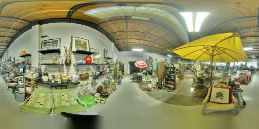 Furniture Store «Finders Keepers Consignment Furniture & Decor», reviews and photos, 2853 E College Ave, Decatur, GA 30030, USA