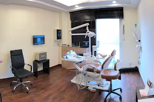Smile Dental Clinic - Dr. Sunita, Best Dentist in South Delhi | Best Dental Clinic in Safdarjung Enclave image